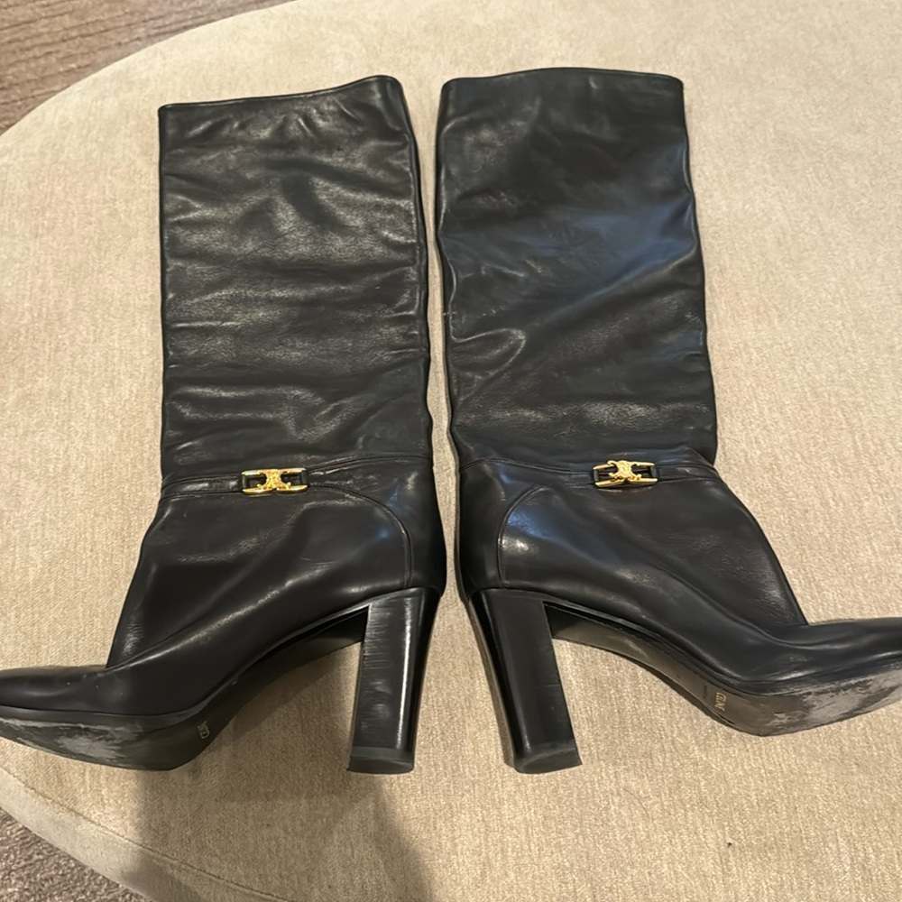 CELINE CLAUDE BOOT IN CALFSKIN
BLACK